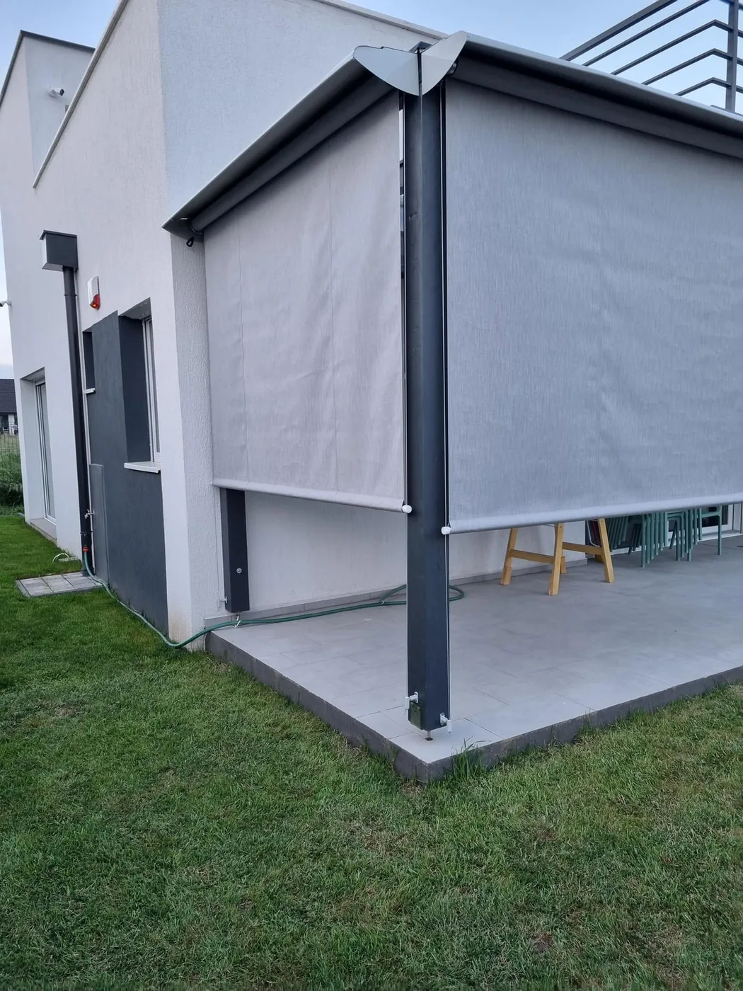 Kültéri textil screen árnyékoló modern teraszon